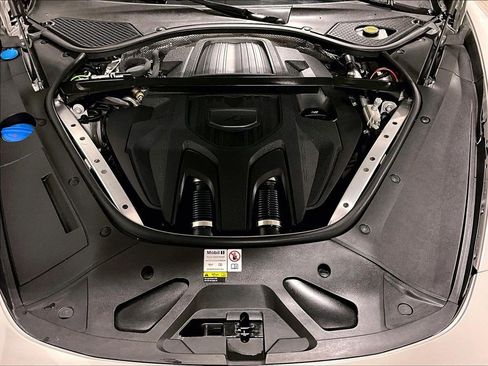 Certified 2023 Porsche Panamera 4 Platinum Edition image 15