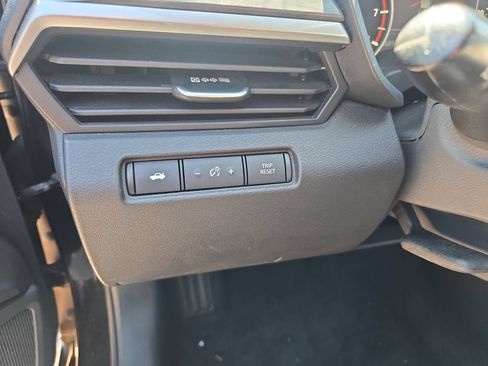 Used 2023 Nissan Altima 2.5 SV FWD image 14