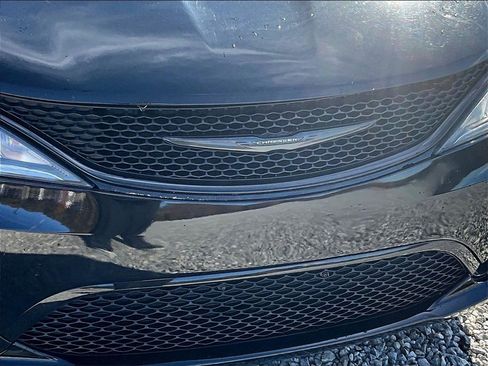 Used 2018 Chrysler Pacifica Touring Plus w/ S Appearance Package image 27