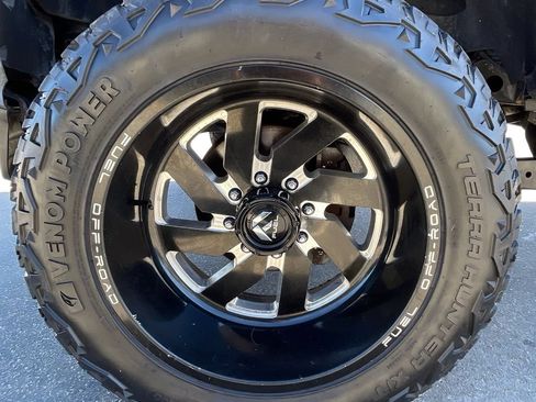 Used 2017 Ford F250 Lariat w/ Lariat Value Package AWD/4WD image 13