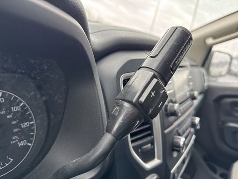 Used 2017 Nissan Titan S image 19