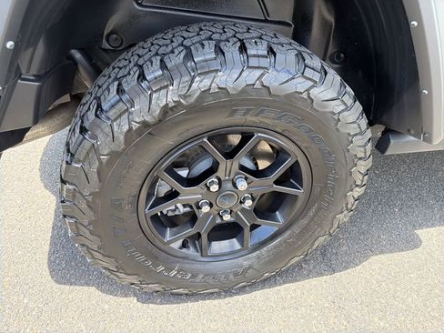 Used 2024 Jeep Wrangler Unlimited AWD/4WD image 33