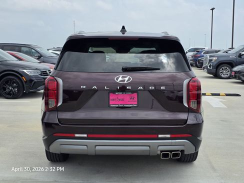 Used 2024 Hyundai Palisade SEL w/ Premium Package FWD image 7
