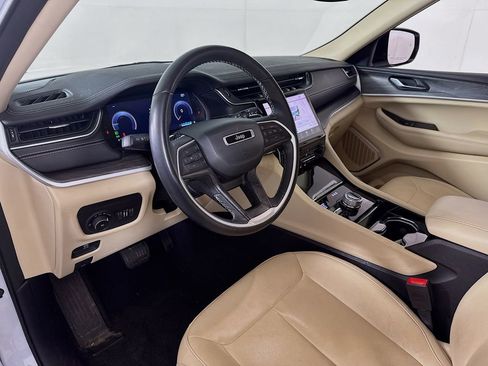 Used 2021 Jeep Grand Cherokee L Limited AWD/4WD image 9