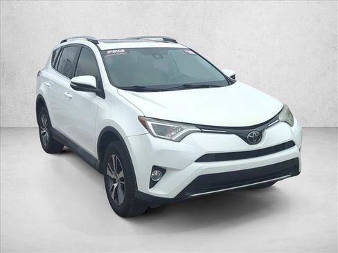 Used 2018 Toyota RAV4 XLE image 3