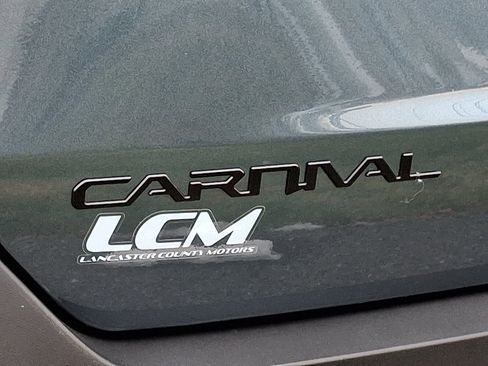 Used 2025 Kia Carnival SX Prestige image 35