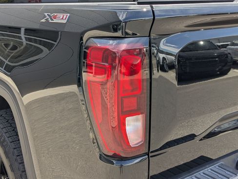 Used 2024 GMC Sierra 1500 Elevation w/ Preferred Package AWD/4WD image 11