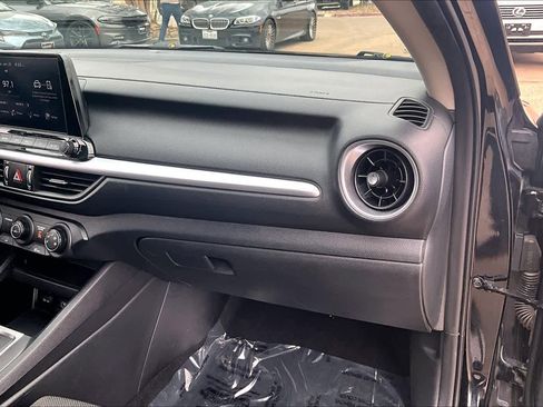 Used 2024 Kia Forte LXS image 17