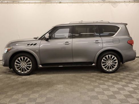 Used 2016 INFINITI QX80 4WD w/ Deluxe Technology Package image 2