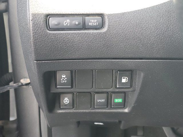 Used 2020 Nissan Rogue S FWD image 17