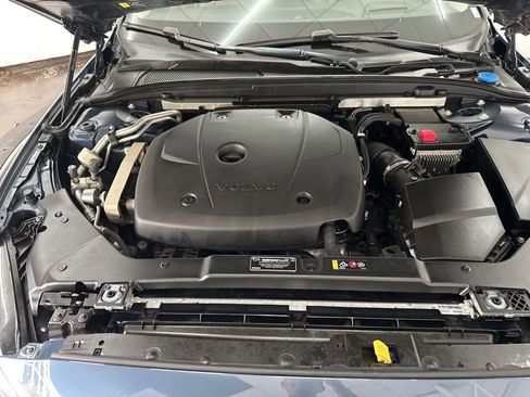 Used 2020 Volvo V60 T5 Momentum FWD image 12