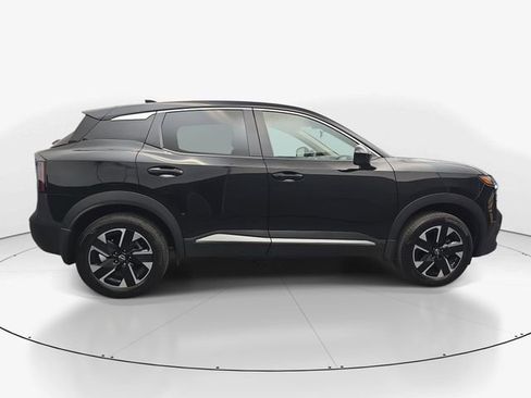 Used 2025 Nissan Kicks SV AWD/4WD image 12