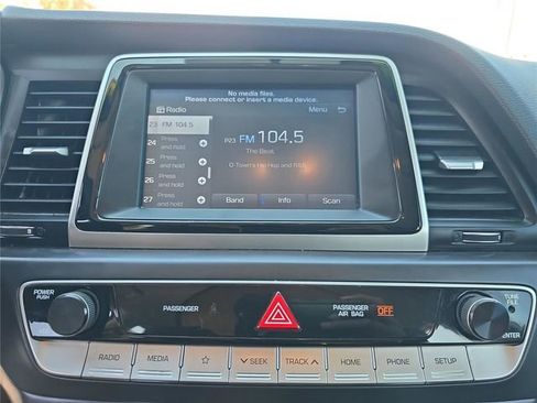 Used 2019 Hyundai Sonata SE FWD image 16