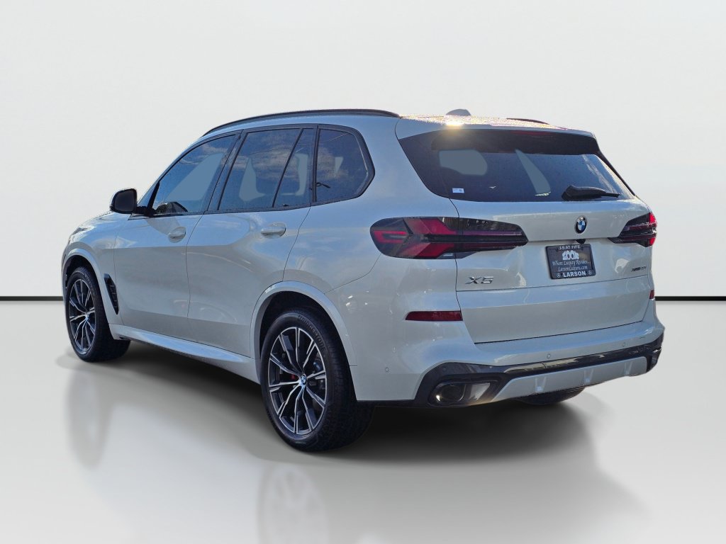 Used 2026 BMW X5 xDrive40i w/ M Sport Package AWD/4WD image 3