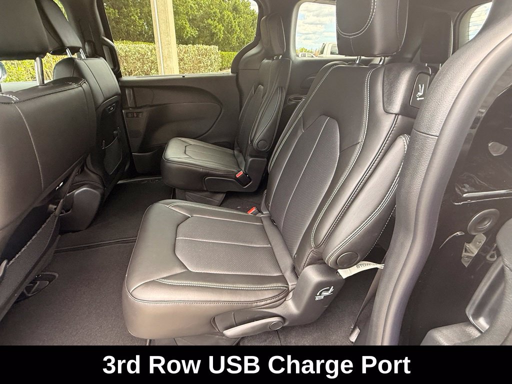 New 2027 Chrysler Pacifica Select w/ Family Tech Group FWD image 24