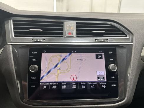 Used 2018 Volkswagen Tiguan SEL w/ R-Line Package FWD image 20