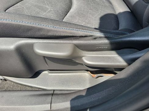 Used 2017 Chevrolet Volt LT w/ Comfort Package FWD image 36