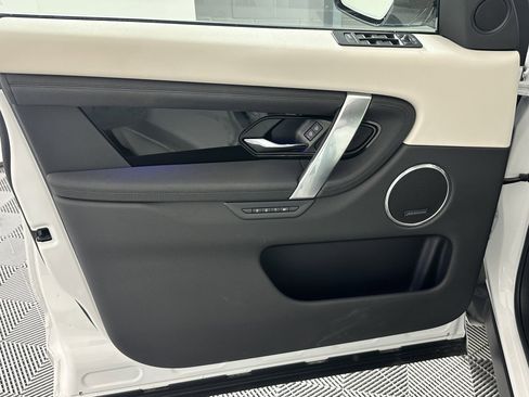 Certified 2025 Land Rover Discovery Sport S image 19