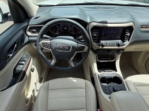 Certified 2023 GMC Acadia Denali w/ Denali Ultimate Package FWD image 17