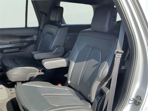 Used 2020 Ford Expedition Limited image 30