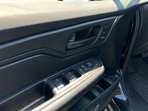 Used 2022 Honda Odyssey EX-L image 11