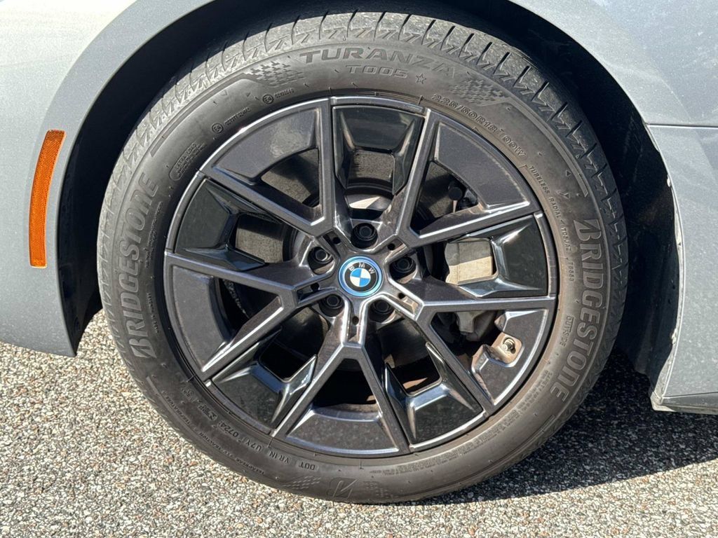 Used 2024 BMW i4 eDrive40 RWD image 11