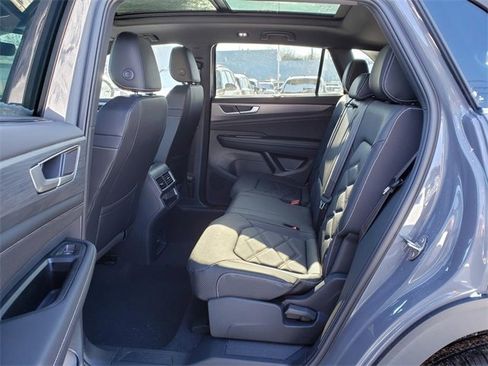 New 2026 Volkswagen Atlas Cross Sport SE image 8