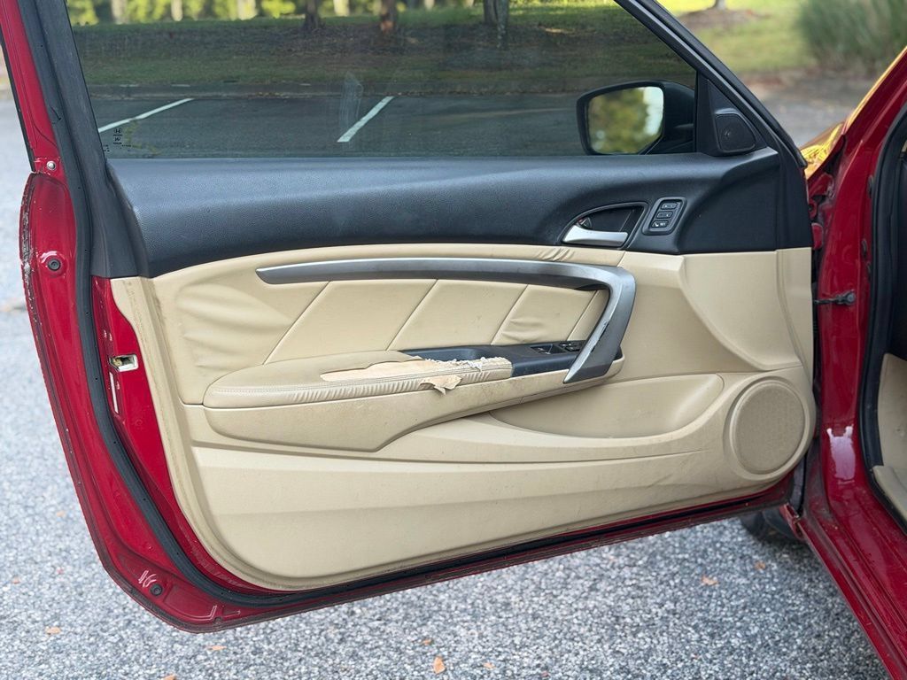 Used 2011 Honda Accord EX-L image 9
