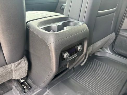 New 2026 Chevrolet Traverse LT FWD image 25