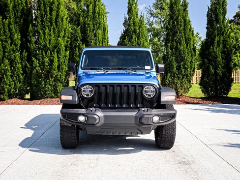 Used 2021 Jeep Wrangler Sport AWD/4WD image 3