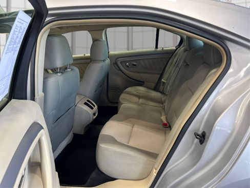 Used 2016 Ford Taurus SEL FWD image 10