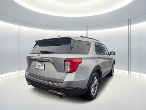 Used 2021 Ford Explorer Limited w/ Equipment Group 301A image 4