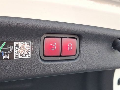 Used 2026 Mercedes-Benz C 300 4MATIC Sedan image 23