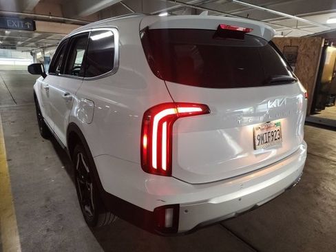 Certified 2024 Kia Telluride EX FWD image 3