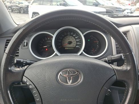 Used 2010 Toyota Tacoma PreRunner image 18