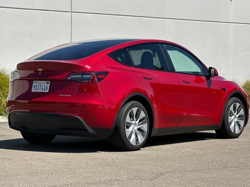Used 2021 Tesla Model Y Long Range AWD/4WD image 4