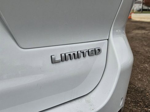 New 2025 Jeep Grand Cherokee L Limited w/ Luxury Tech Group II RWD image 42