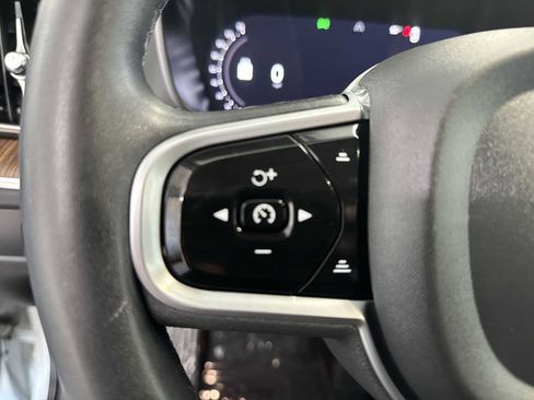 Used 2023 Volvo XC60 B5 Plus w/ Climate Package AWD/4WD image 22
