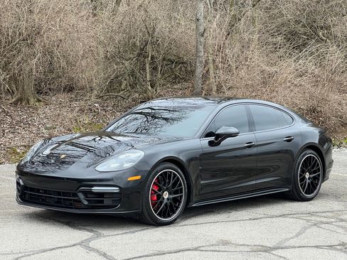 Certified 2019 Porsche Panamera GTS image 1