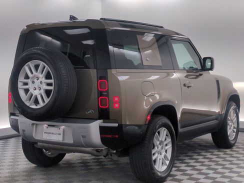 Used 2023 Land Rover Defender 90 S AWD/4WD image 9