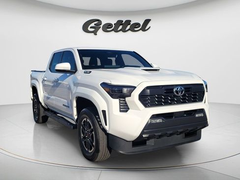 Certified 2025 Toyota Tacoma TRD Sport AWD/4WD image 3