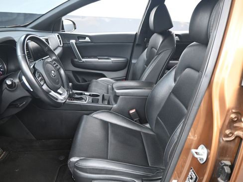 Used 2020 Kia Sportage S image 9