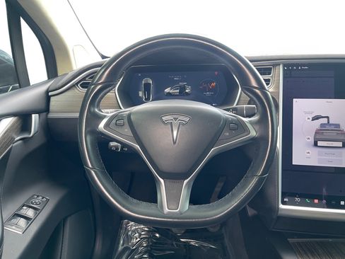 Used 2016 Tesla Model X 70D image 12