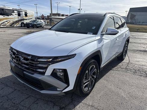 Used 2025 Hyundai Tucson Limited image 3