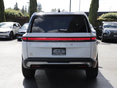 Used 2024 Rivian R1S Adventure AWD/4WD image 7
