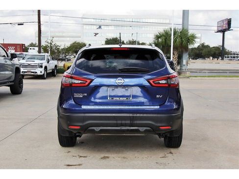 Used 2020 Nissan Rogue Sport SV image 5