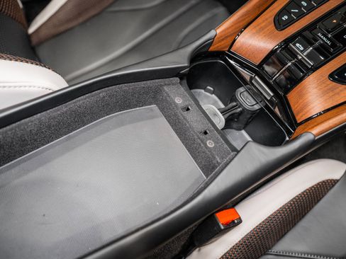 New 2026 Aston Martin DB12 Convertible image 36