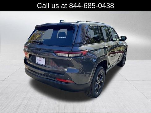 New 2025 Jeep Grand Cherokee Altitude image 5