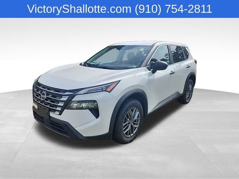 Used 2024 Nissan Rogue S AWD/4WD image 15