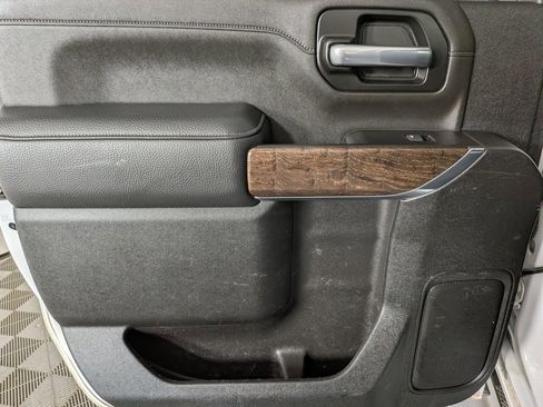 Used 2021 GMC Sierra 3500 Denali w/ Denali Ultimate Package image 32